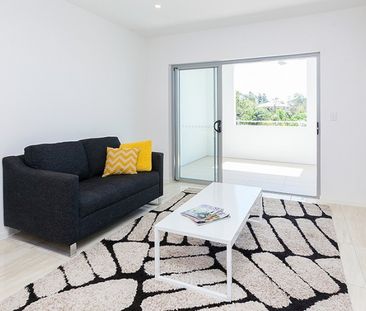 Modern 1 Bedroom Apartment in Prime Taringa Location - Photo 2