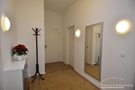 Wunderschöne, helle 3-Zimmer-Dachgeschoss-Wohnung in Berlin Charlottenburg, möbliert - Photo 2