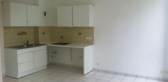 Location Appartement 3 pièces BORDEAUX 33300 - Photo 2