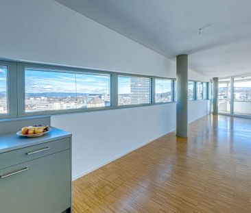 Modern and spacious - Photo 2