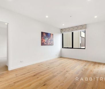 Stylish, Light-Filled Living in Prime Doncaster Location - Unfurnished - Photo 1