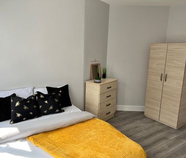 Room in a Shared Flat, Homerton High Street, E9 - Photo 3
