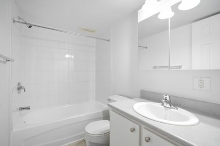 Bois-de-Boulogne Apartments - 1 Bedroom - Photo 3