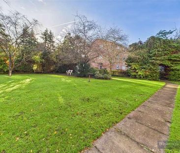 Lovelace Gardens, Surbiton, KT6 - Photo 2