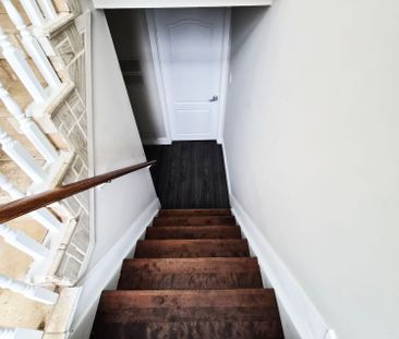 For Lease - 104 Armitage Drive, Newmarket, Ontario - Photo 6