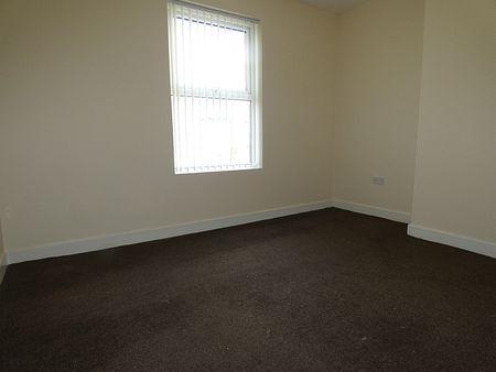 Empress Drive Flat 6 - Photo 5