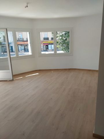 Location Appartement 4 pièces 81m² NARBONNE 11100 - Photo 2
