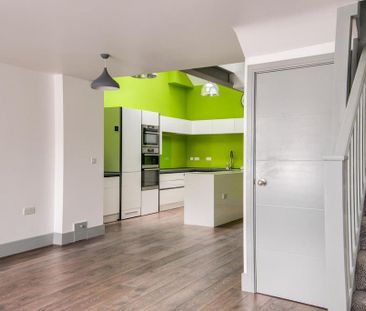 2 bedroom terraced house to rent - Photo 3