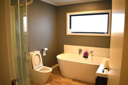 Nearly new, fully furnished 4-bedroom house - Photo 4