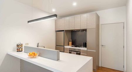 Modern family retreat in Karori - Photo 2