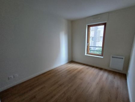 location Appartement F4 DE 87.92m² À PARIS - Photo 4