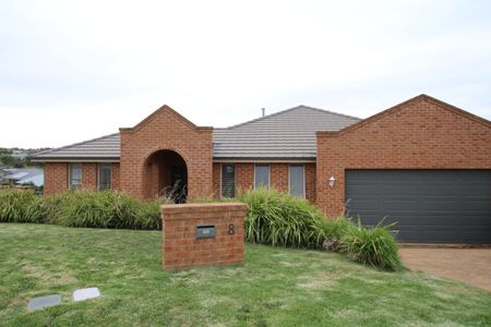 8 Gregory Place, Orange NSW 2800 - House For Rent | Domain - Photo 5