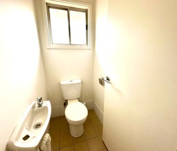 3 BEDROOM HOME IN PRIME LOCATION + WATER INCLUDED - Photo 6