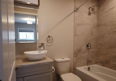 For Lease - 53 Collins Street Unit# #2, Collingwood, Ontario - Photo 3