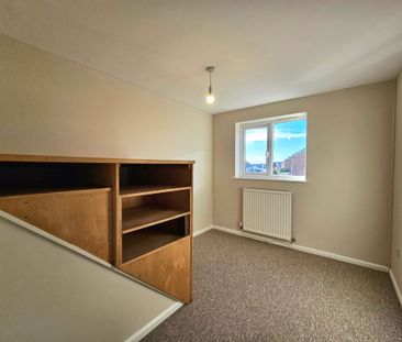 Giles Cox, Gloucester - Photo 6