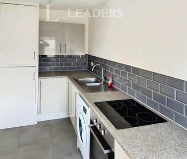 1 bedroom flat to rent - Photo 6