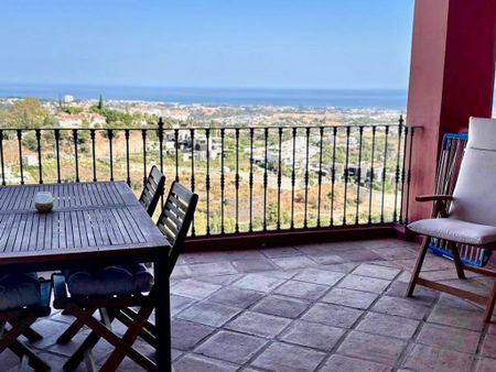 2 bedroom luxury Apartment for rent in Benahavís, Andalusia - Photo 4