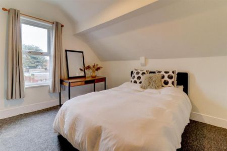 3 bedroom detached house to rent - Photo 4