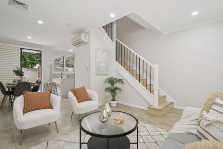 Modern Three Bedroom Townhouse - Photo 5