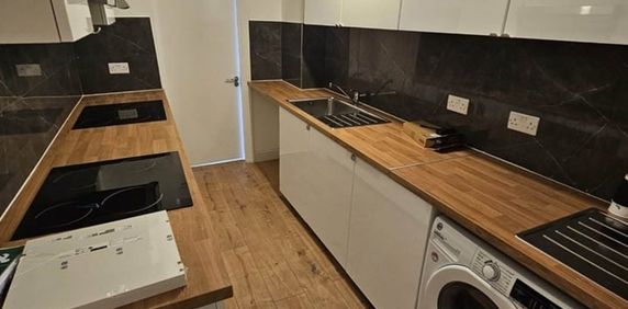 Room in a Shared House, Ballogie Avenue, NW10 - Photo 2