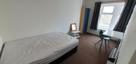 3 bedroom flat share to rent - Photo 4