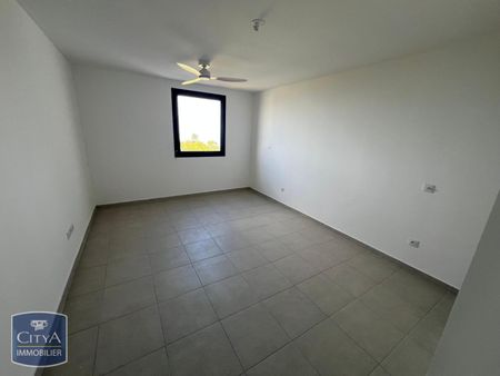 Location Appartement 2 pièces 55m² LE TAMPON 97430 - Photo 5