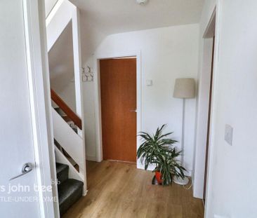 1 bedroom semi-detached house to rent - Photo 2