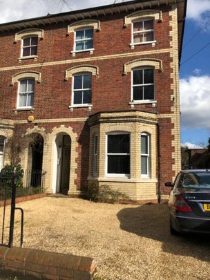 Studio Flat, Alexandra Road, RG1 - Photo 1