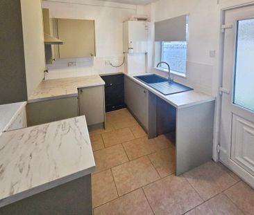 2 bedroom terraced house to rent - Photo 4