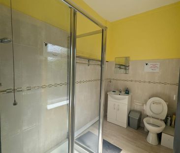 1 Beds - Property - - Photo 4