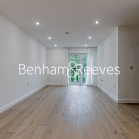 2 Bedroom flat to rent in Distillery Road, Hammersmith, W6 - Photo 1