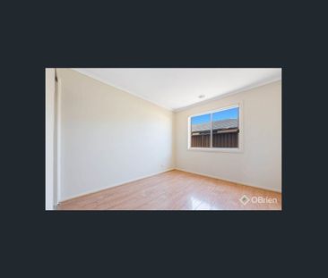 GREAT FAMILY HOME - Photo 6