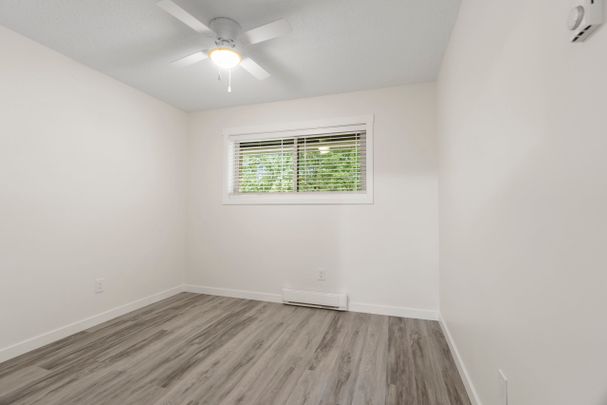 55+ Complex: Renovated 2 Bdrm - Photo 1