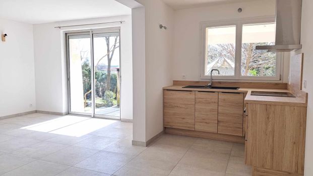 Location - Maison en R+1 de 167 m² composée de deux appartements T3 bis indépendants - Photo 1