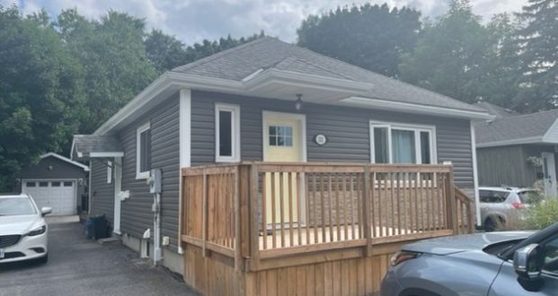 111 Queen St, Lower Barrie | $1600 per month | Utilities Included - Photo 1