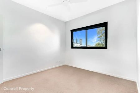 “LIVE IN THE HEART OF WEST END - MODERN APARTMENT CLOSE TO EVERYTHING YOU NEED” - Photo 2