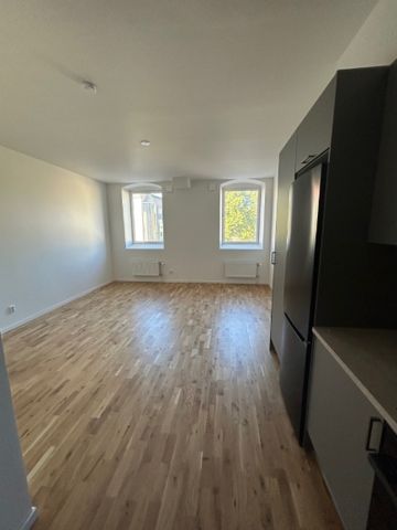 Örebro - 1rok - tillsv - 8.742kr/mån - Photo 2