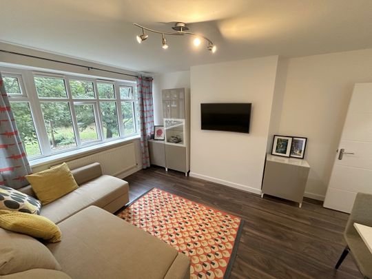 1 Bed Flat, Harling Court, SW11 - Photo 1