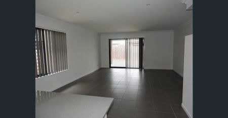 Low Set Brick Home - Photo 2