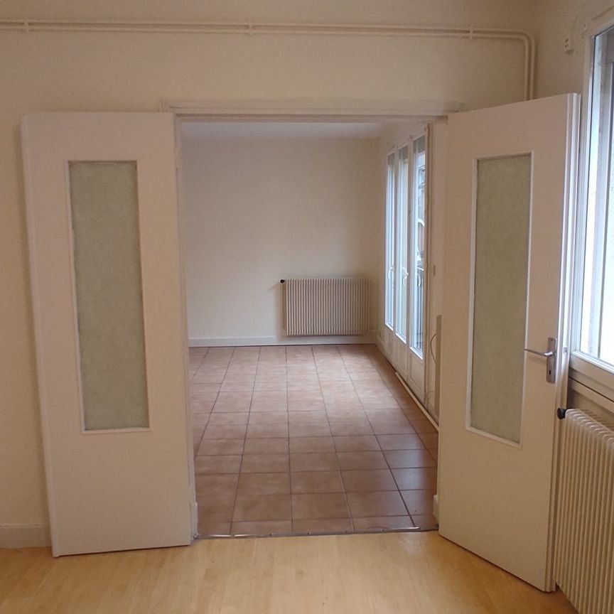 Location Appartement 3 pièces 55m² ARGENTON SUR CREUSE 36200 - Photo 1