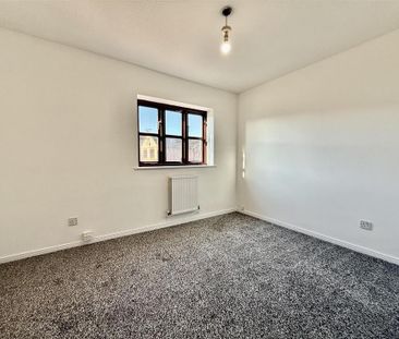 3 bedroom detached house to rent - Photo 4