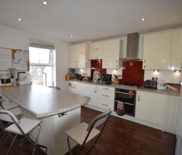 1 bedroom in a house share to rent - Photo 5