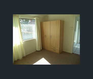 CLAYFIELD CENTRAL FRESH PAINT AND CARPET - Photo 4