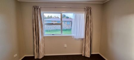 Newly refurbished unit. - Photo 4