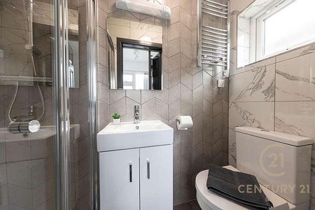 Park Lane, UB4 - Photo 5