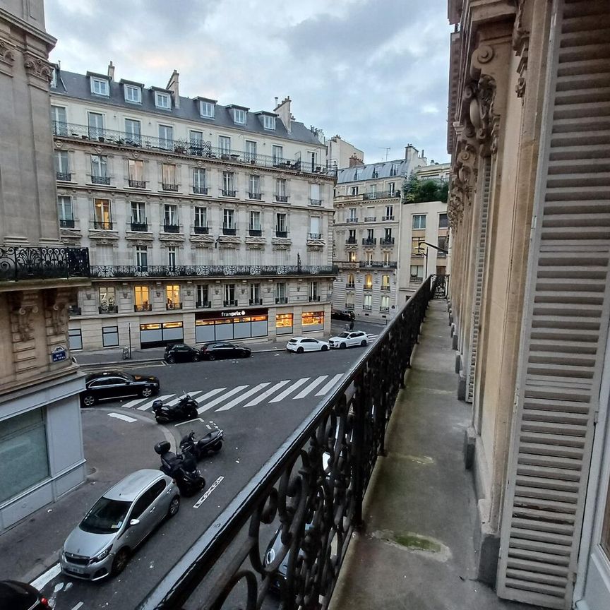 location Appartement F5 DE 149.7m² À PARIS - Photo 1