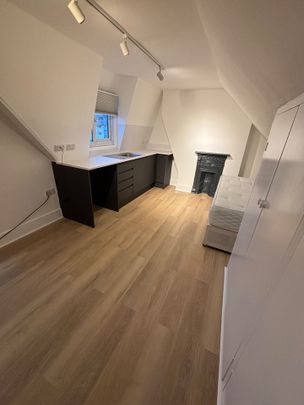 Bedsit, Sumatra Road, NW6 - Photo 1