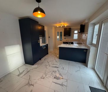 3 bedroom semi-detached house to rent - Photo 5