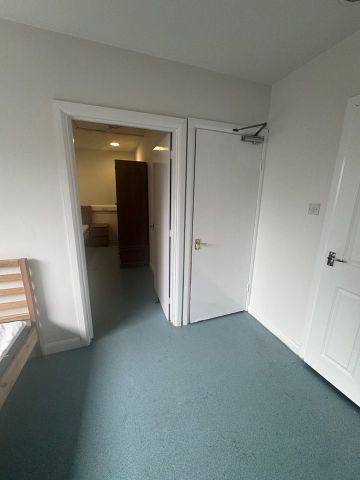 1 Bed Flat, Rear Bowes Road, N13 - Photo 4