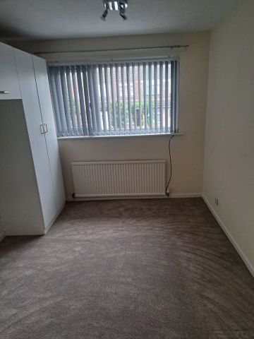 3 Bed Semi-Detached House, Tavern Avenue, NG8 - Photo 3